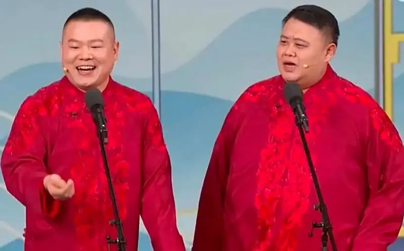 岳云鹏,孙越央视春晚第七次搭档带来相声《我要不一样》,二人配合默契