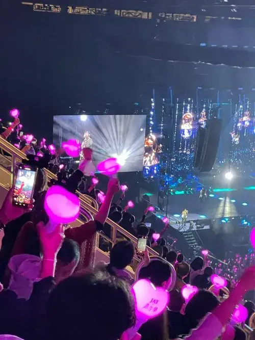 来听一场演唱会