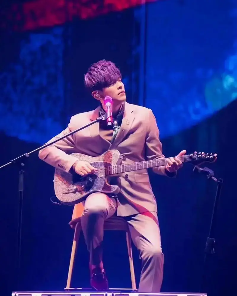 上海周杰伦别再问了,周杰伦2024全国巡演国内暂定7站福州 - 抖音
