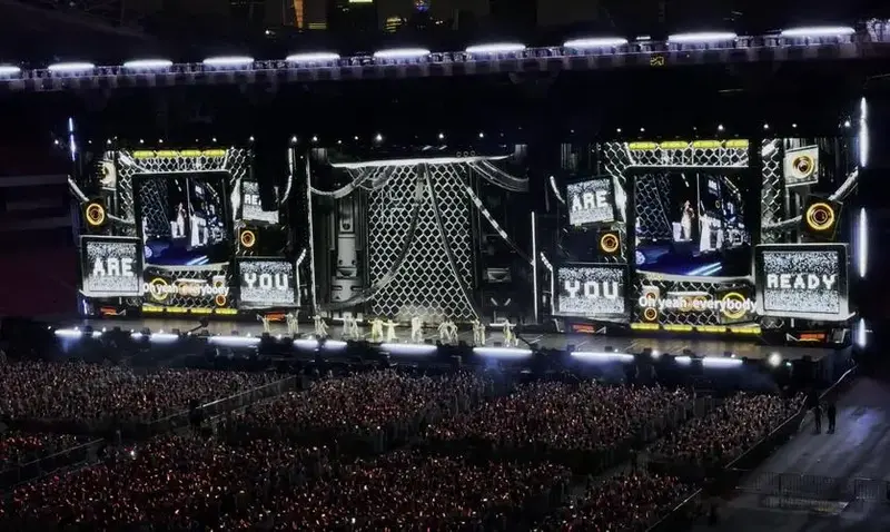 凤凰传奇2024演唱会上海场《自由自在》