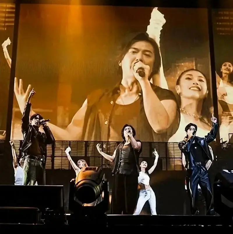 郑伊健,权志龙开演唱会惊艳,众多男神集体回春
近期,娱乐圈多位男星