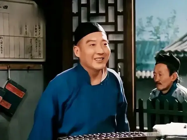 《茶馆》是我国戏剧史上一座瑰宝,掌柜子王利发是个怎样的人?