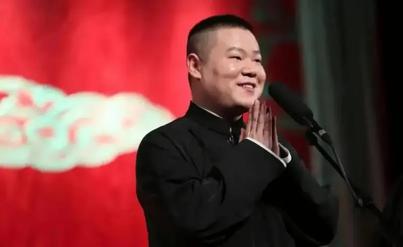 侯震在德云社的独特地位,岳云鹏为何不敢造反?背后真相揭秘