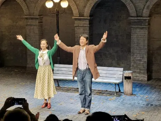 人艺小剧场话剧长椅