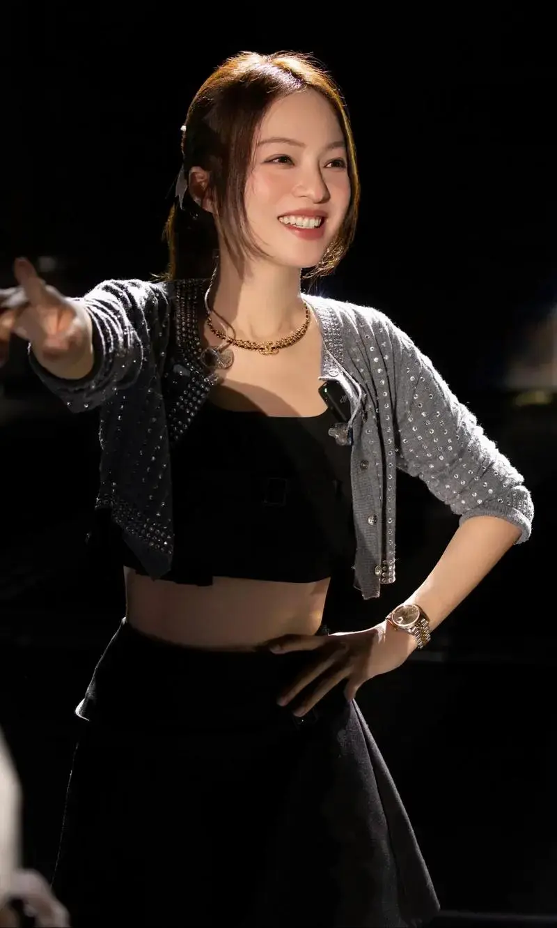 张韶涵深圳演唱会 广东首站终于要开始咯~听说还有限定惊喜曲 - 抖音