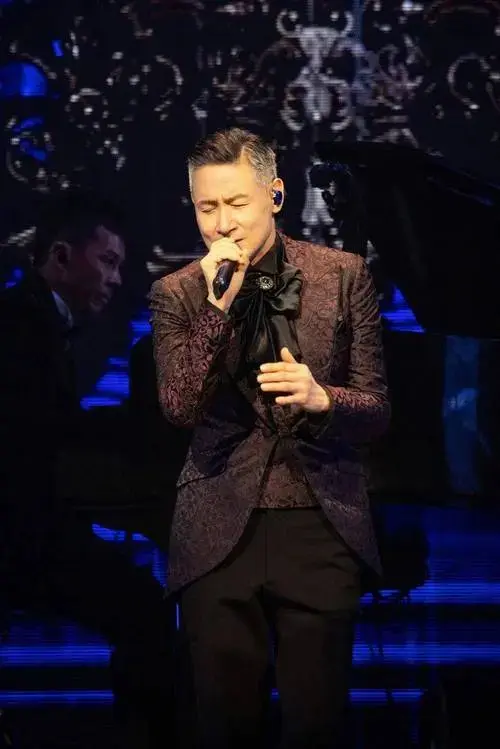 超概念的完美舞台跨时代的金曲连唱声线与艺术的终极碰撞华