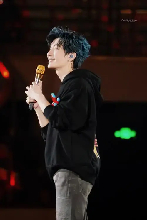 陈楚生2025巡演首站重庆##打卡陈楚生演唱会人生四格