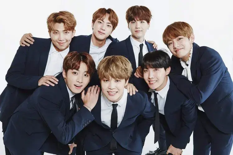 2020bts防弹少年团香港演唱会极度震撼的舞蹈和歌曲,七位帅哥一起来到