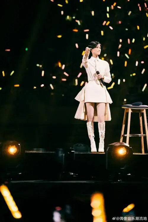李宇春官宣成都演唱会#@李宇春正式官宣成都演唱会,这可是歌迷期待已