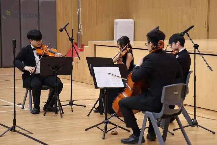 香港青少年音乐快闪奏响新春最强音