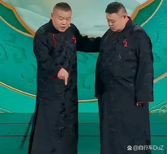 曾几何时,岳云鹏可是德云社最火的演员,他以前的相声那叫一