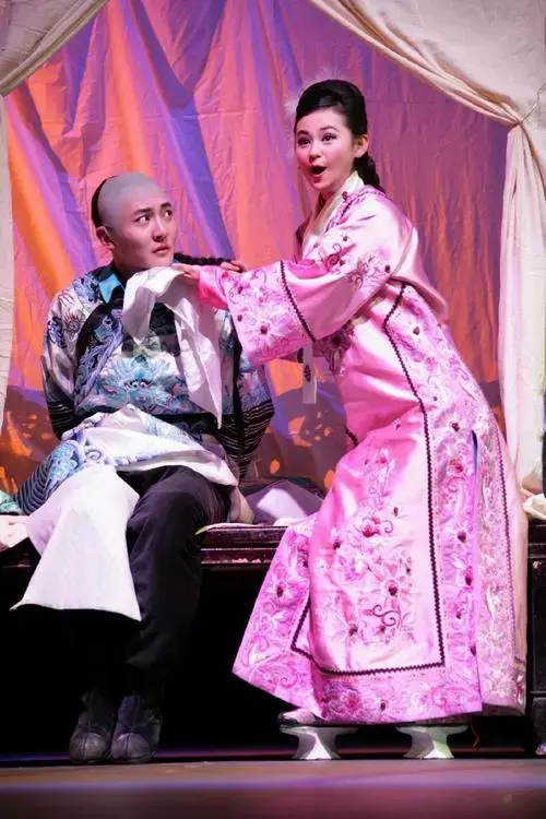 话剧《鹿鼎记》(2008)郭京飞 饰 韦小宝,钱芳 饰 建宁公主摄影:尹雪峰