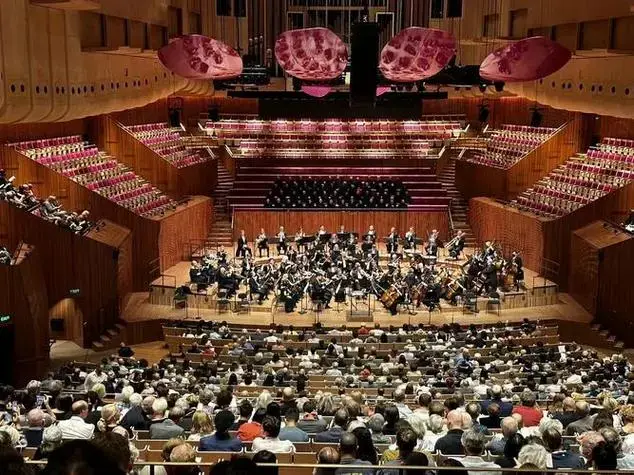 柏林歌剧盛宴,《费德里奥》重现 🎉 2024年10月26日,柏林德国歌剧院