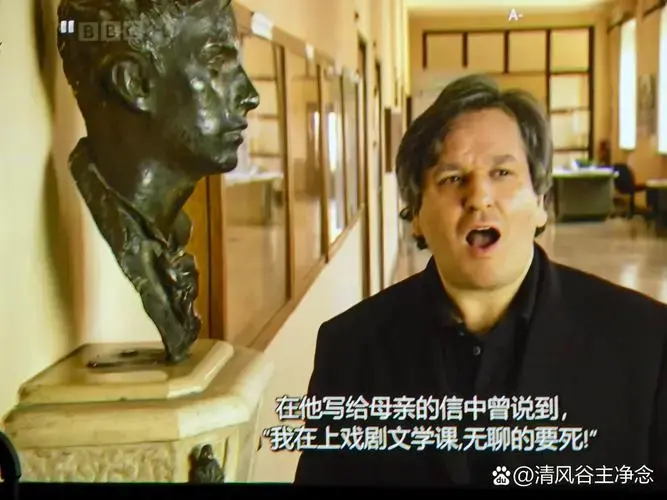 该纪录片追溯意大利歌剧的历史,由世界著名的指挥家和音乐总监