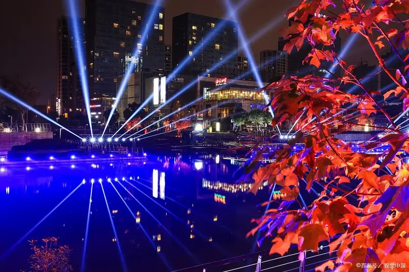 天鹅湖夜景灯光秀,城市浪漫天花板!