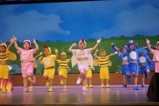 聊大幼儿园举行庆祝