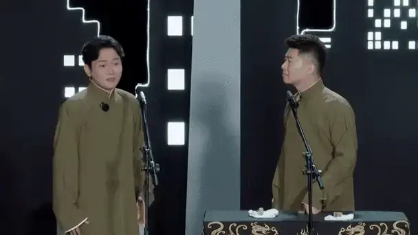 孟鹤堂周九良说相声,压力太大笑不出来,最后两人哭了观众乐了