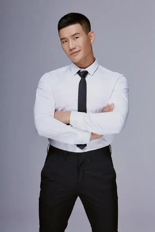 全明星阵容献礼剧《光荣与梦想》 硬汉谢孟伟倾情加盟