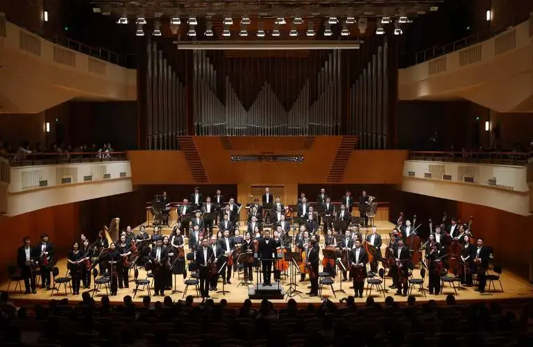 大师的碰撞 张艺与北京交响乐团乐季音乐会成功上演