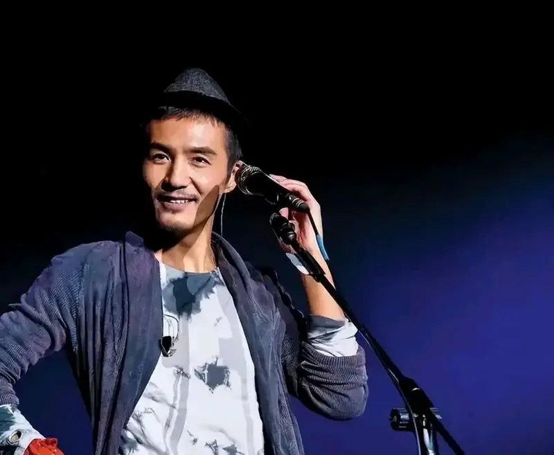 朴树亮相上海草莓音乐节,自曝 :我可能不能再唱歌了,身体状况糟糕