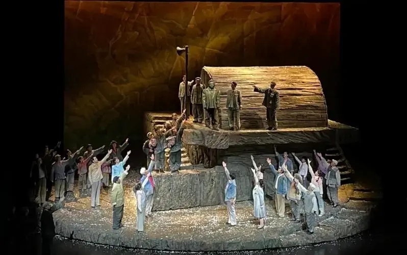 🎭《平凡的世界》话剧:情感与生活的赞歌