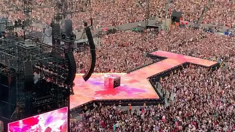 泰勒演唱会盛况🎉
