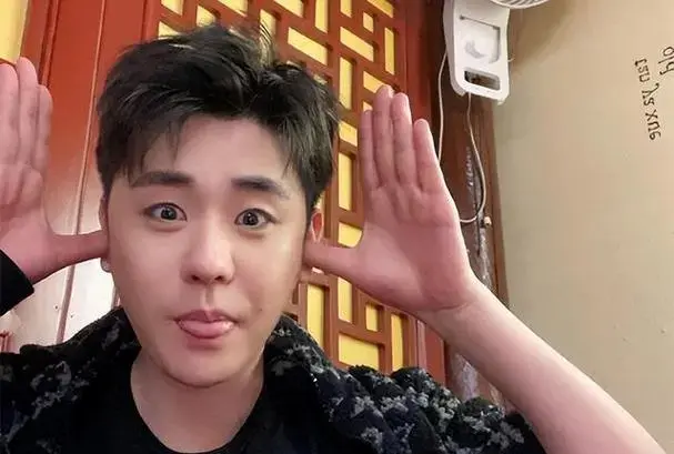 张云雷相声专场门票秒罄辫哥哥用实力证明什么叫作顶流