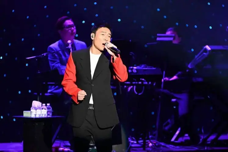 许志安《human live》大西洋城站演唱会,现场经典金曲引爆全场_安仔久