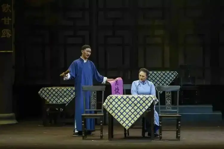 老舍经典《茶馆》上海站:方寸舞台,展历史宏卷!