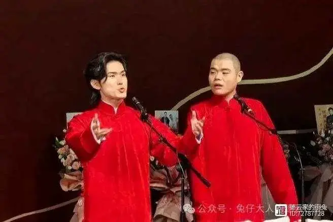 德云社演员参加国际喜剧节,郭德纲凌晨转发文案,网友:老郭又赢麻了