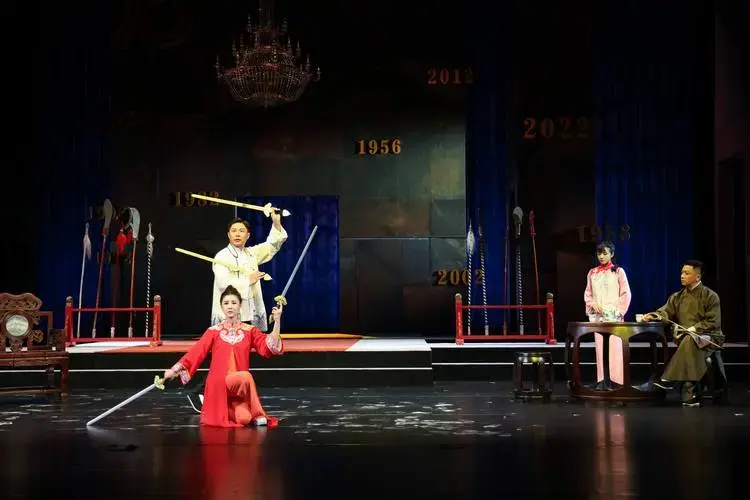 正如话剧《名优之死》中,一代名伶刘振声常挂在嘴边儿的那