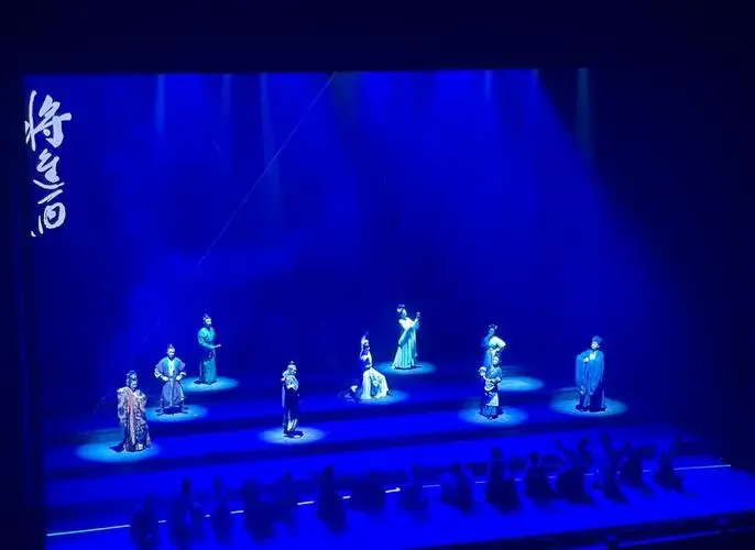 《将进酒》音乐剧:舞美剧情双输