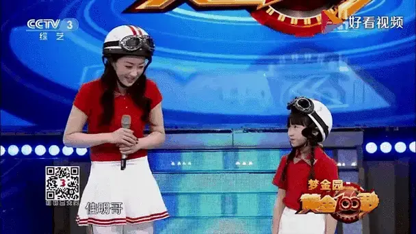30岁辣妈太年轻了,女儿都已经7岁了,母女互动萌翻全场!