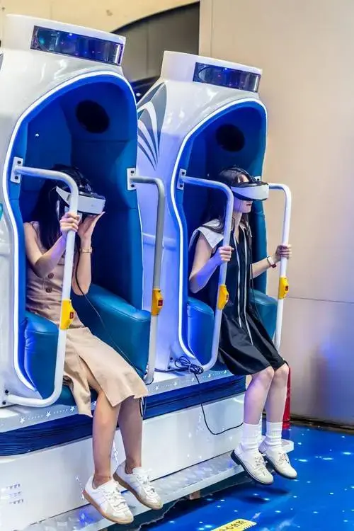 限时穿越!从地球到宇宙只需一场沉浸式航天vr展