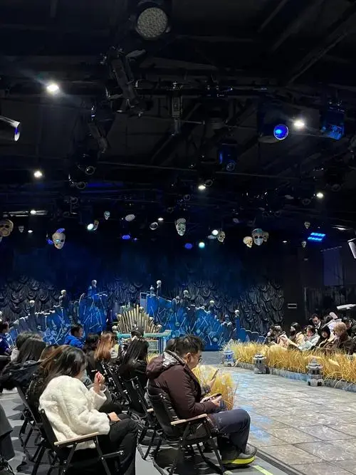 n将带领观众沉浸在这个奇幻的世界中,体验一场视觉与听觉的双重盛 