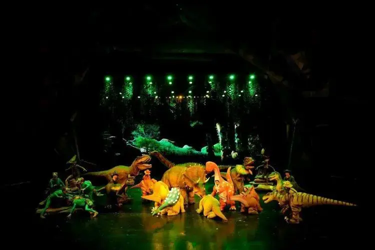 大型沉浸式情景儿童剧《奇幻恐龙世界》6月22日重磅上演!