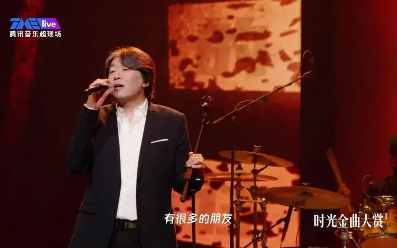 【老狼】《睡在我上铺的兄弟》唤醒青春记忆的经典校园民谣丨高光音乐