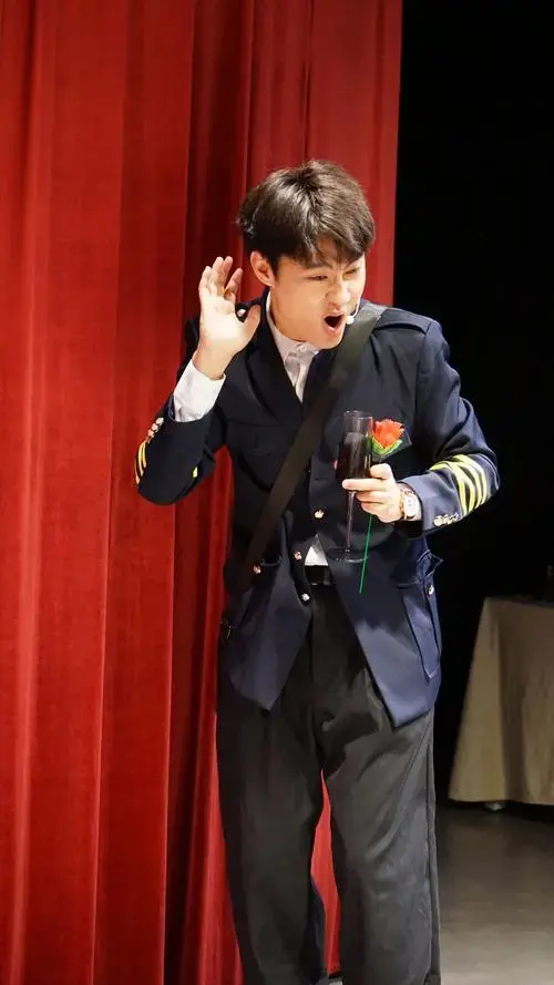 全程无尿点的沉浸式悬疑话剧《萤火》