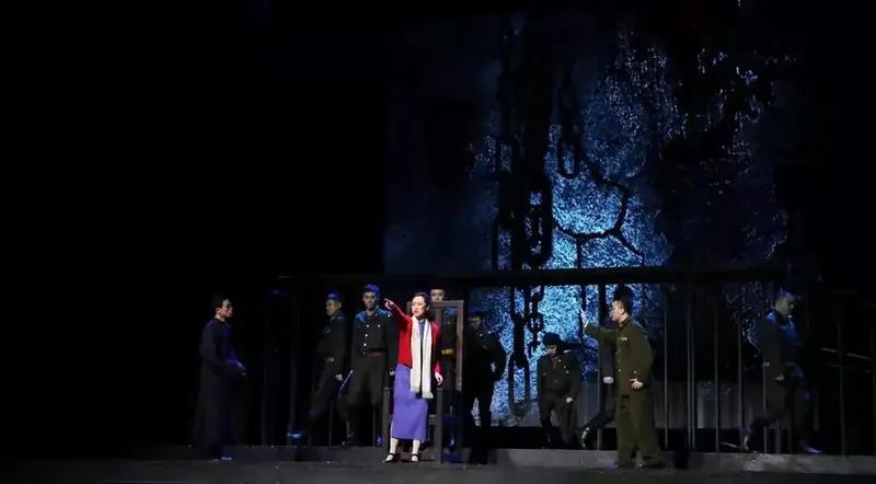 话剧《红岩魂》在永川精彩上演