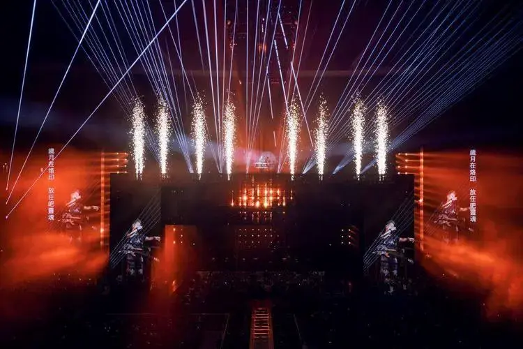 谢霆锋演唱会必看3大亮点!神秘嘉宾隔空对唱 10大金曲引爆回忆杀