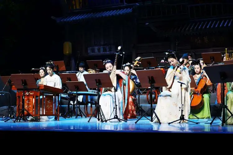 《金蛇闹春》民族音乐会精彩上演
沉浸式体验国风音乐
