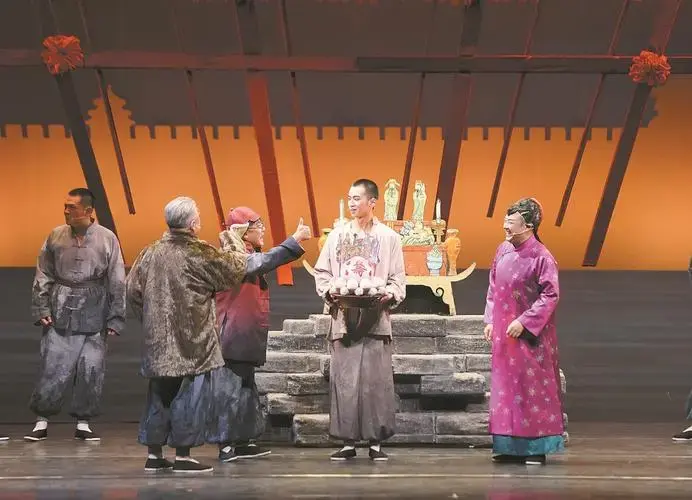 《骆驼祥子》在南宁剧场上演,该话剧改编自老舍先生同名经典作品