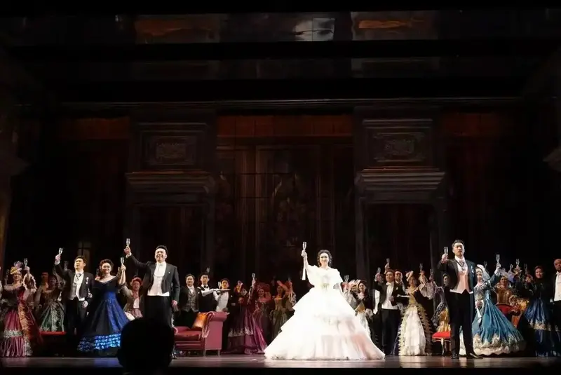 歌剧《茶花女》北京保利剧院的演出圆满落幕了,每一次舞台上的历 - 抖
