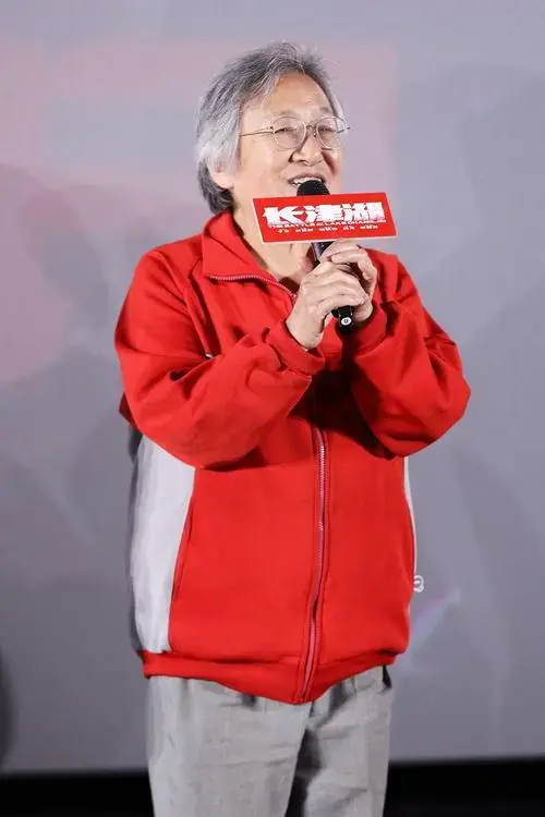 长津湖口碑稳了深圳点映受访观众哭到停不下来