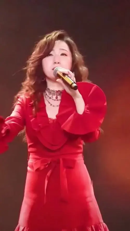 杨钰莹不老女神来了!还是那么年轻漂亮!