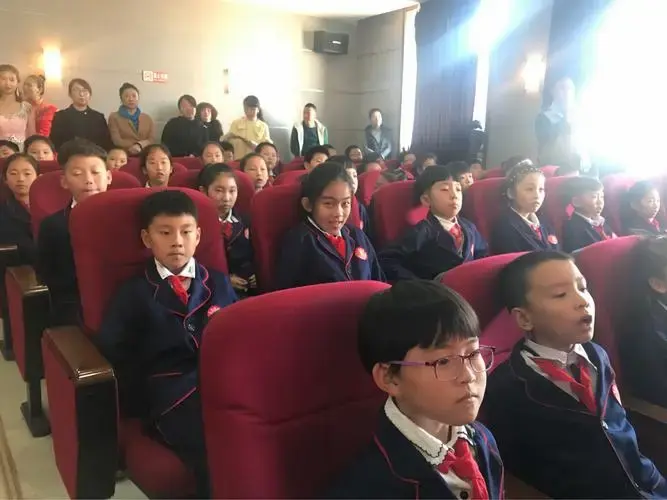 太阳花儿童剧社的小演员们火了一把