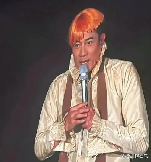 郭富城演唱会造型太过前卫夸张,引发网友热议!