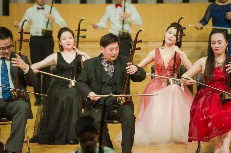 二胡演奏艺术的盛宴 王罗生从教40年师生音乐会举行