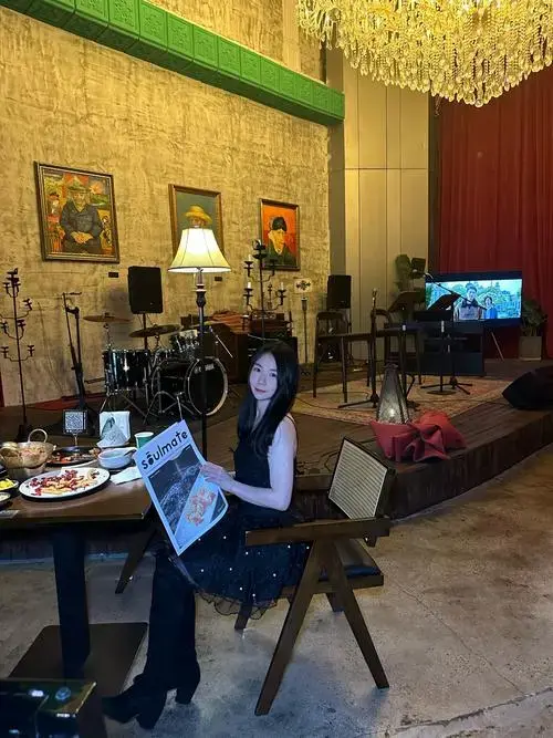 在歌剧院里吃中餐是种什么体验?