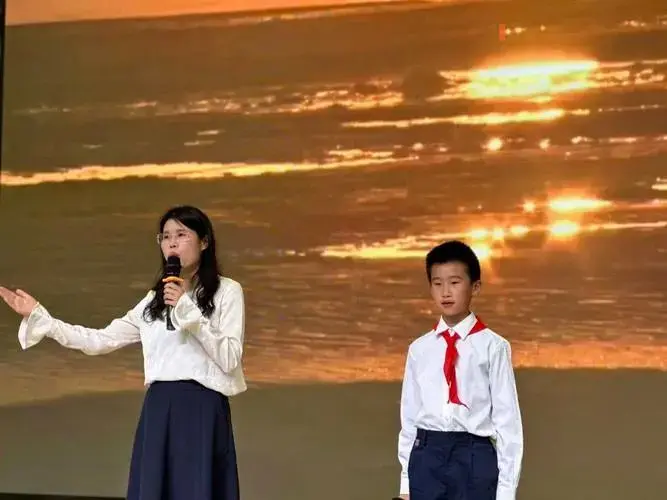 在《我的南方和北方》《少年中国说》等篇章中传递家国情怀与文化自信